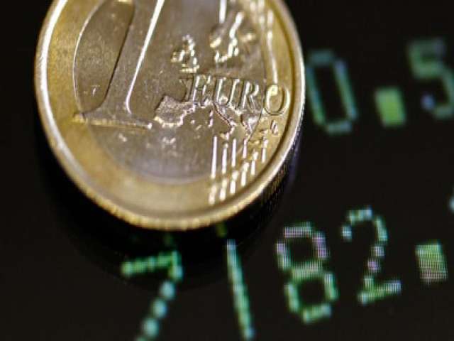 как и что влияет на курс евро